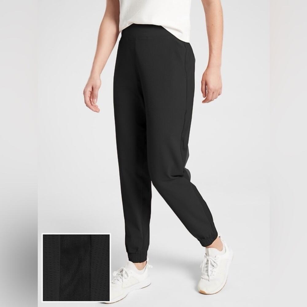 Athleta Brooklyn Jogger Pants Size 12 Black Travel Hiking Lightweight